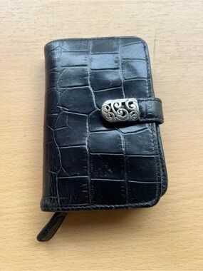BRIGHTON Womens Wallet Leather Luxury Black Crocodile Design Bi-fold Zipper Snap
